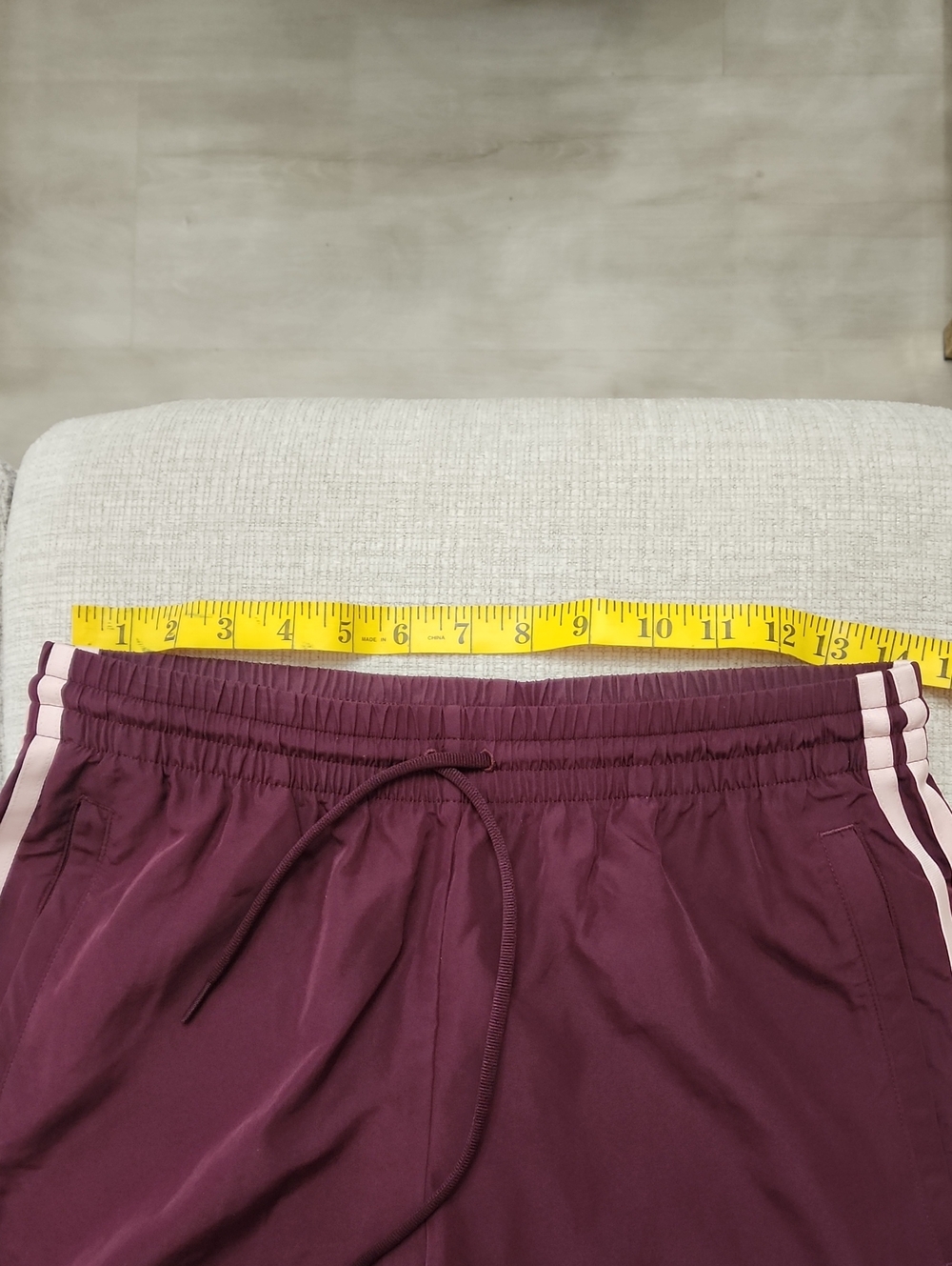 Adidas Adilenium 5.0 pleated track pants feature a wide-leg. - Picture 3 of 4